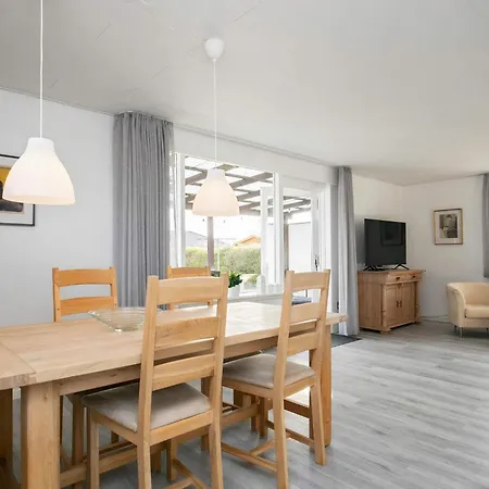 Spacious On A Large Plot, With Space To Play Hébergement de vacances Ålbæk